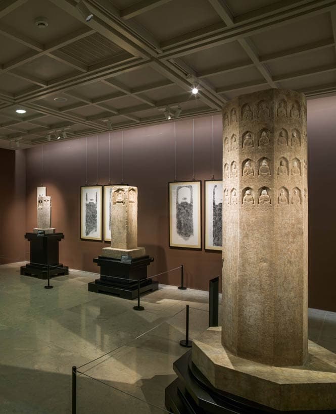 Transmitting the Dharma - Buddhist Sutras